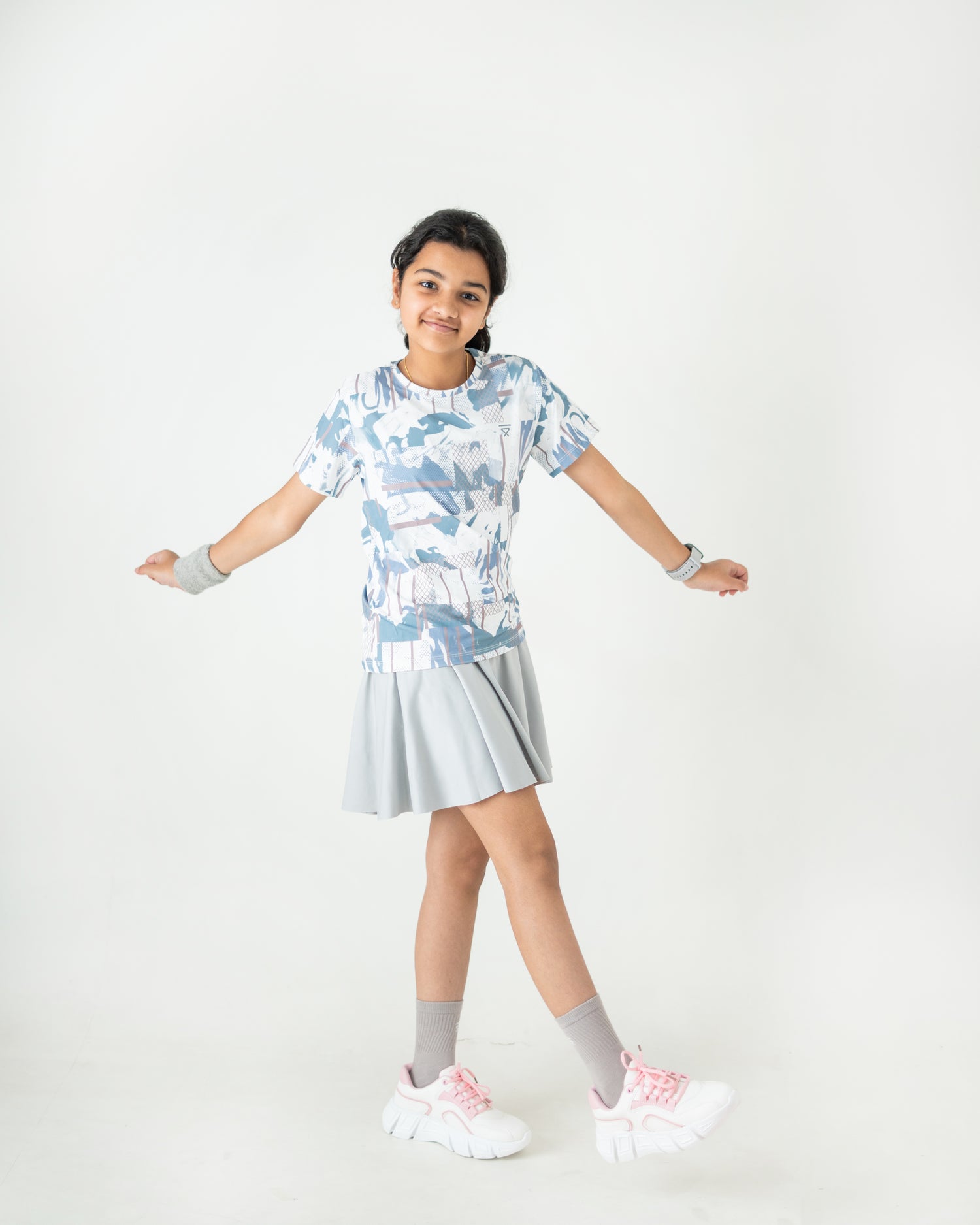 TRACE TEE